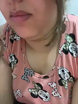 yassminsexy22 online show from February 15, 2026, 1:10 pm