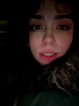 pantyless online show from December 14, 2025, 1:23 am