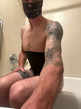 Snapshot of UtopianMisfit1 chatting on March 6, 2026, 12:33 pm UtopianMisfit1 online show from March 6, 2026, 12:33 pm