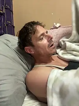 Snapshot of UtopianMisfit1 chatting on March 5, 2026, 2:08 am UtopianMisfit1 online show from March 5, 2026, 2:08 am