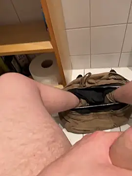 Snapshot of Michaela1222 chatting on March 12, 2026, 12:27 am Michaela1222 online show from March 12, 2026, 12:27 am