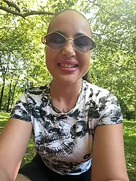 Snapshot of beautydiamond chatting on August 1, 2026, 8:34 am beautydiamond online show from August 1, 2026, 8:34 am