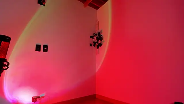 sweeet peach online show from November 23, 2025, 3:05 am