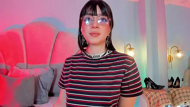 sweeet peach online show from September 29, 2025, 10:26 pm