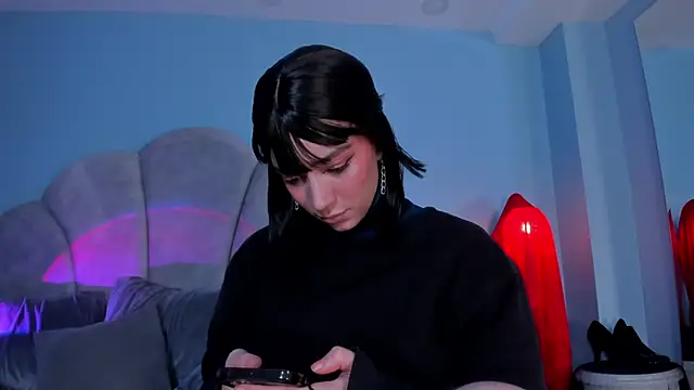 sweeet peach online show from October 10, 2025, 10:43 pm