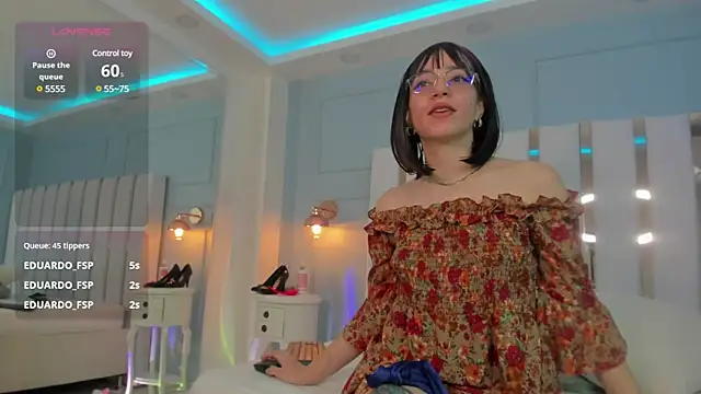 sweeet peach online show from March 6, 2025, 11:20 pm