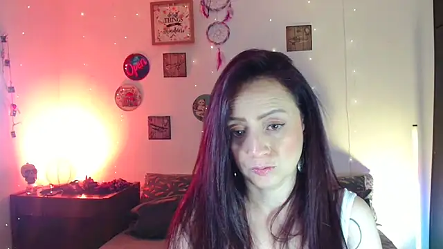 catalinamommyx online show from June 11, 2026, 12:32 am
