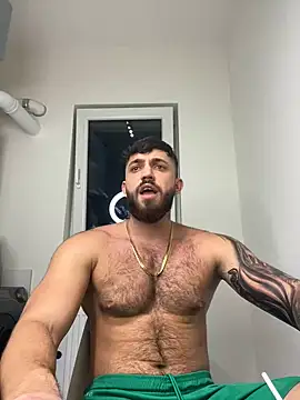 LoveIsBlind  online show from December 19, 2024, 8:55 pm