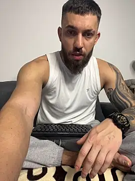 LoveIsBlind  online show from November 7, 2025, 8:52 am