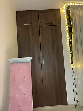 Snapshot of lina_pink chatting on February 8, 2026, 4:21 am lina pink online show from February 8, 2026, 4:21 am