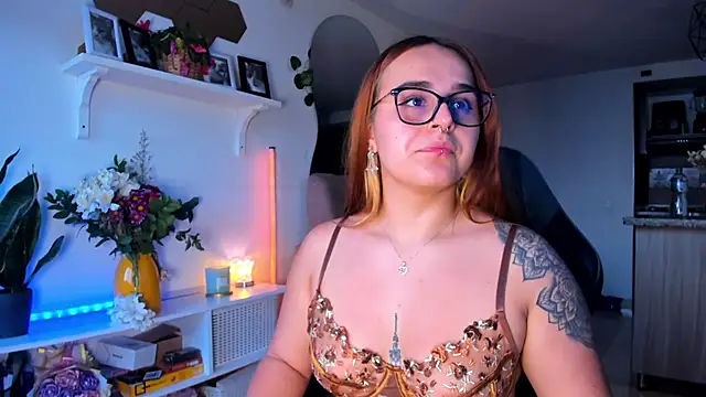 Snapshot of evy_orange1 chatting on March 4, 2026, 11:18 am evy orange1 online show from March 4, 2026, 11:18 am