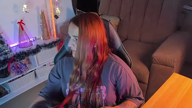 evy orange1 online show from December 19, 2025, 1:53 am