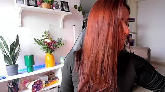 Snapshot of evy_orange1 chatting on March 16, 2026, 3:04 pm evy orange1 online show from March 16, 2026, 3:04 pm