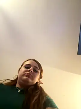 evy orange1 online show from September 11, 2025, 1:49 am