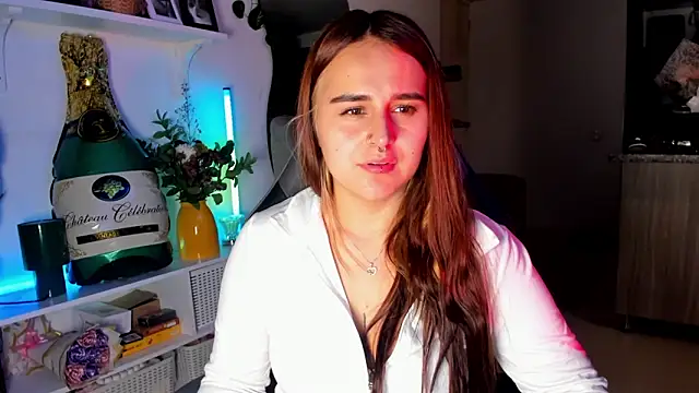 Snapshot of evy_orange1 chatting on March 20, 2026, 2:34 am evy orange1 online show from March 20, 2026, 2:34 am