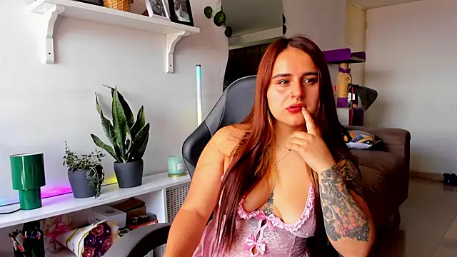 Snapshot of evy_orange1 chatting on March 22, 2026, 3:13 pm evy orange1 online show from March 22, 2026, 3:13 pm