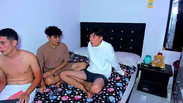 Alexander and Xiao online show from February 5, 2025, 12:10 am