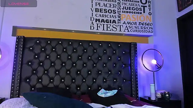 MADISSONLOVE  online show from November 28, 2025, 3:39 am