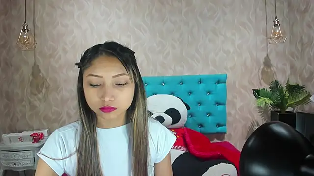 MadelineDoll online show from February 13, 2026, 2:39 pm