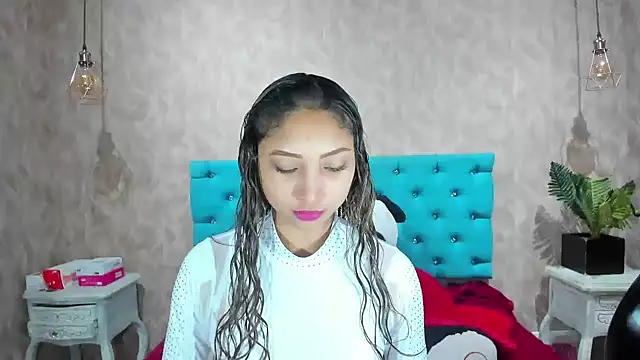 MadelineDoll online show from January 18, 2026, 1:47 pm