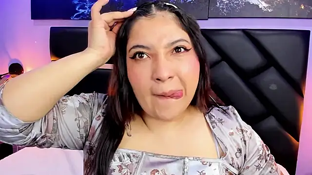 Emma monserrat online show from June 12, 2026, 11:41 am
