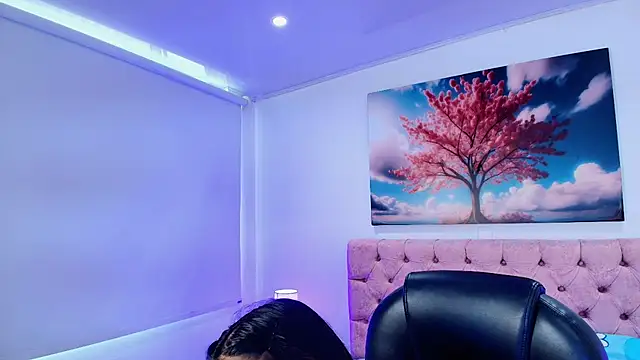 Emma monserrat online show from January 14, 2026, 7:39 pm