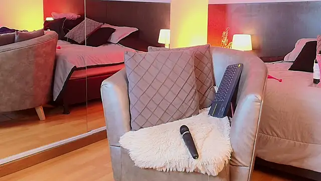 Kelly Mature  online show from March 19, 2025, 2:27 am