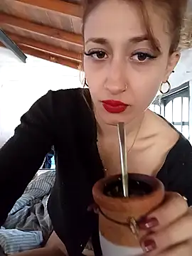 Viudanegraa online show from October 7, 2025, 1:12 pm