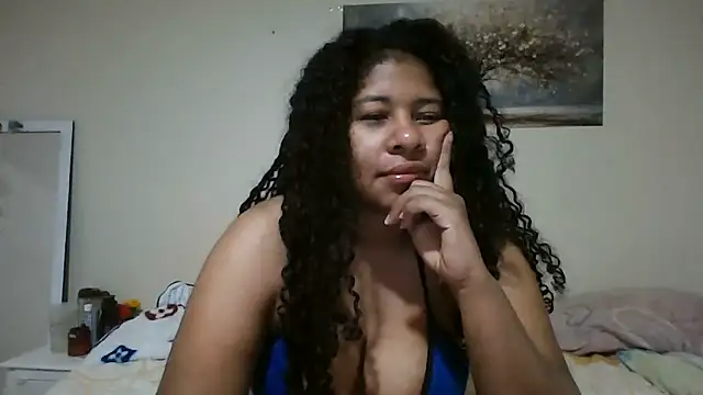 Snapshot of Ivon-09 chatting on June 17, 2026, 12:04 pm Ivon-09 online show from June 17, 2026, 12:04 pm