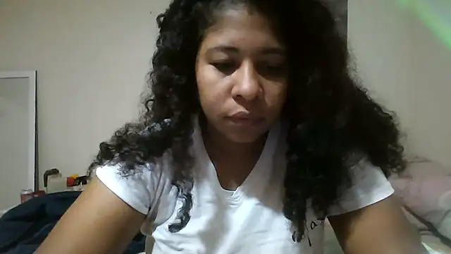 Snapshot of Ivon-09 chatting on June 10, 2026, 12:39 pm Ivon-09 online show from June 10, 2026, 12:39 pm