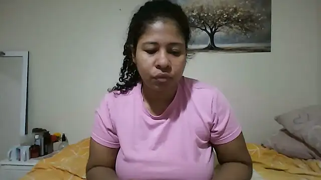 Snapshot of Ivon-09 chatting on June 18, 2026, 12:10 pm Ivon-09 online show from June 18, 2026, 12:10 pm