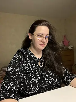 hungry1bunny online show from August 6, 2026, 7:53 pm