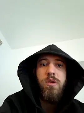 jorgeeetee18 online show from February 6, 2025, 2:26 pm