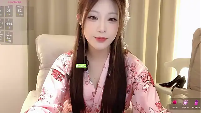 zhuzhu-520- online show from November 12, 2025, 4:11 pm