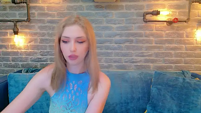 Snapshot of LisaCaprice chatting on June 23, 2026, 3:59 am LisaCaprice online show from June 23, 2026, 3:59 am