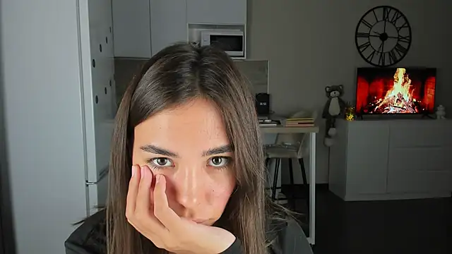 nilliluv online show from September 19, 2025, 11:31 pm