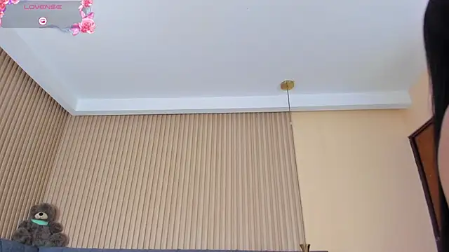 kathecute   online show from December 19, 2025, 1:42 am