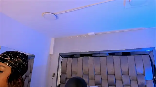 ChaynnaCooper online show from March 20, 2025, 12:11 pm