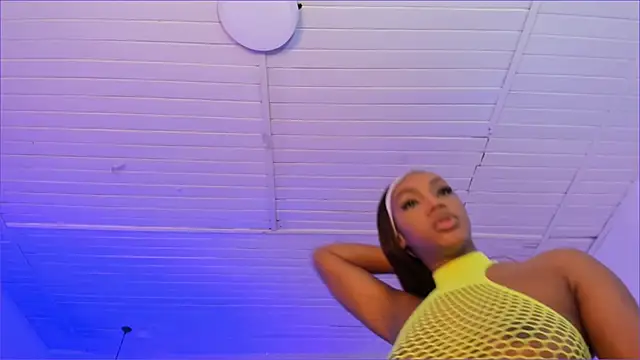 ChaynnaCooper online show from March 18, 2025, 11:09 pm