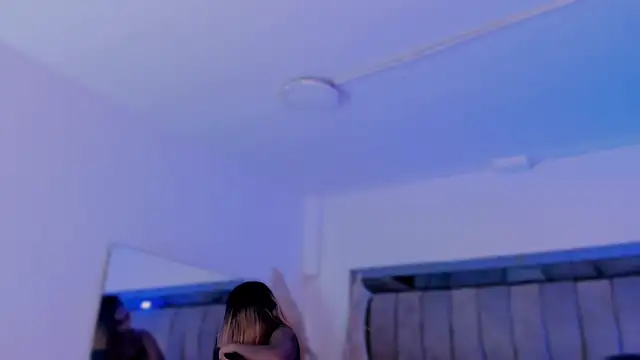 ChaynnaCooper online show from October 22, 2025, 4:23 am