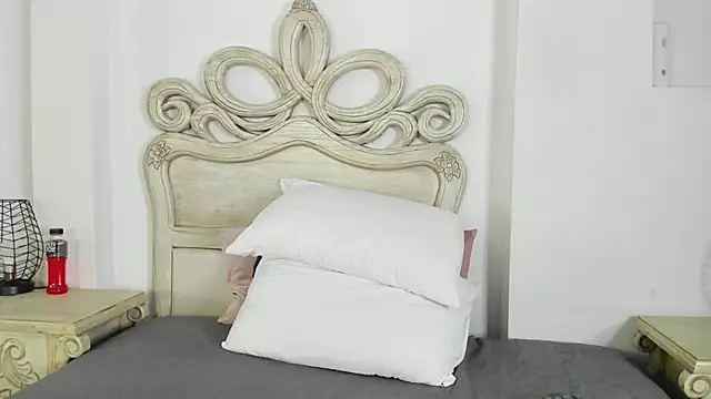 SamanthaFerrer   online show from May 6, 2026, 7:51 pm
