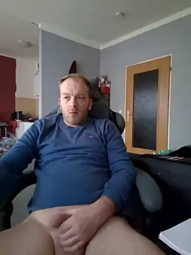 Henner33 online show from March 2, 2025, 1:31 pm