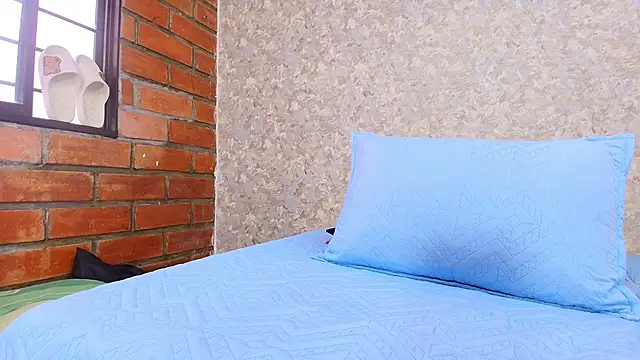 nicol f online show from October 29, 2025, 7:13 pm