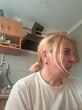 Malichkaanna30 online show from September 8, 2025, 2:27 pm