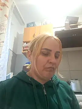 Malichkaanna30 online show from October 13, 2025, 2:40 pm