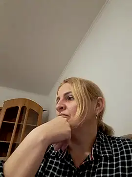 Malichkaanna30 online show from March 14, 2025, 5:35 pm