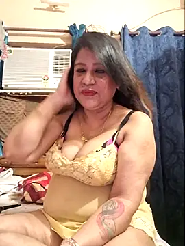 Hot Queen77 online show from March 4, 2025, 4:41 pm