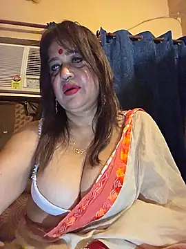 Hot Queen77 online show from July 13, 2026, 6:51 pm