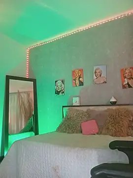 nahiarapalmer19 online show from September 28, 2025, 3:52 pm