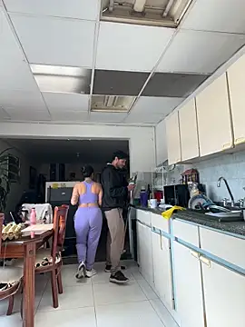 Afroditapoloo online show from April 28, 2026, 4:22 pm